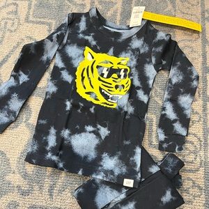 NWT Gap Kids tie dye-style 3T pajamas